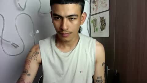 Snapshot of srcejotas chatting on 11/23/25, 12:05 sorry mom online show from 11/23/25, 12:05