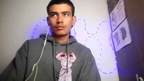 Snapshot of srcejotas chatting on 12/05/25, 01:31 sorry mom online show from 12/05/25, 01:31