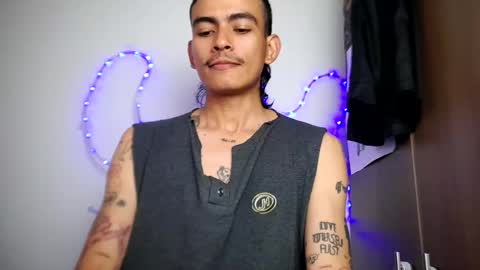 Snapshot of srcejotas chatting on 12/16/25, 03:28 sorry mom online show from 12/16/25, 03:28