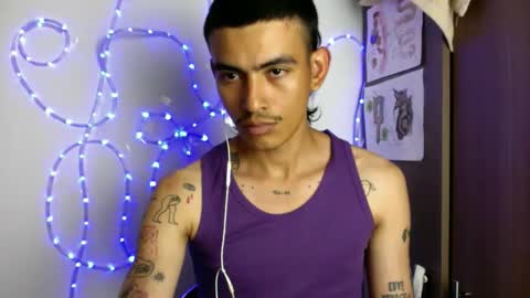 Snapshot of srcejotas chatting on 12/18/25, 08:04 sorry mom online show from 12/18/25, 08:04