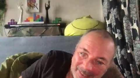 Snapshot of srekos38 chatting on 10/25/25, 08:33 srekos38 online show from 10/25/25, 08:33