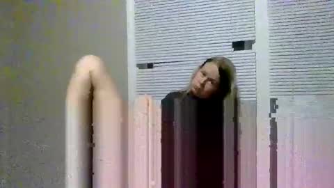 Snapshot of sriley386444137 chatting on 10/10/25, 03:05 sriley386444137 online show from 10/10/25, 03:05