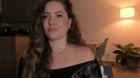 Sophie 3 online show from 10/27/25, 12:04