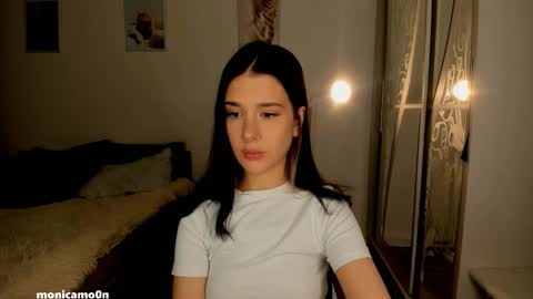 Snapshot of ssash1mii chatting on 09/22/25, 10:34 Hey guys i miss you so much  online show from 09/22/25, 10:34