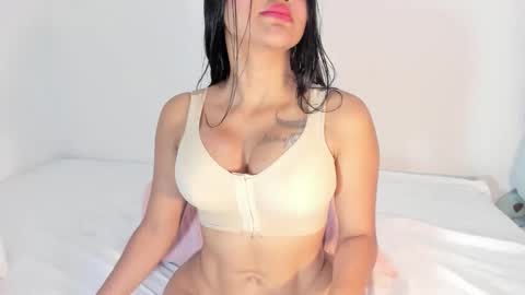 Snapshot of sshalimar_ chatting on 11/09/25, 04:38 caroline massari online show from 11/09/25, 04:38