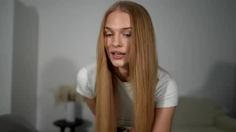 Scarlett online show from 11/18/25, 06:56