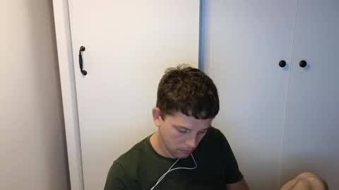 Snapshot of st1vemaster01 chatting on 09/16/25, 03:24 st1vemaster01 online show from 09/16/25, 03:24