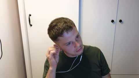 Snapshot of st1vemaster01 chatting on 09/27/25, 04:34 st1vemaster01 online show from 09/27/25, 04:34