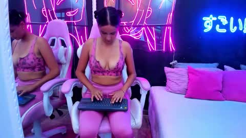 Snapshot of staarlightt chatting on 09/24/25, 08:23 staarlightt online show from 09/24/25, 08:23