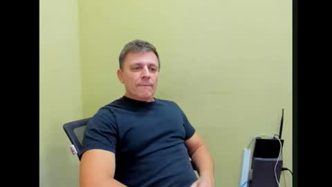 Snapshot of stacattoff chatting on 10/21/25, 04:30 stacattoff online show from 10/21/25, 04:30