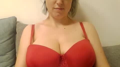 Amelly online show from 02/02/26, 12:42