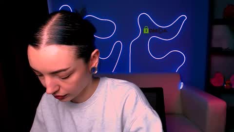 Snapshot of stacey_queen chatting on 12/15/25, 10:41 stacey_queen online show from 12/15/25, 10:41