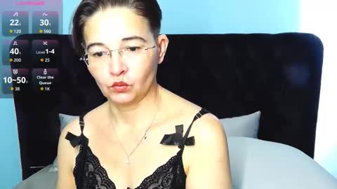 Snapshot of staceydarling chatting on 01/15/26, 10:09 staceydarling online show from 01/15/26, 10:09