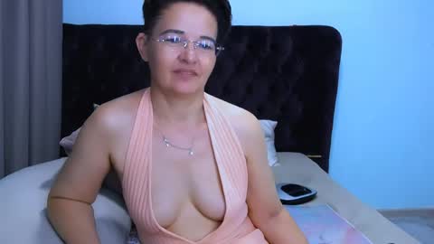 Snapshot of staceydarling chatting on 06/02/26, 07:49 staceydarling online show from 06/02/26, 07:49