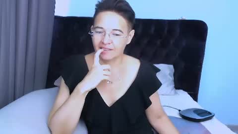Snapshot of staceydarling chatting on 07/28/26, 06:20 staceydarling online show from 07/28/26, 06:20