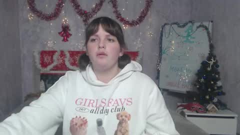 Snapshot of staceylex chatting on 12/17/25, 06:41 Stacey online show from 12/17/25, 06:41