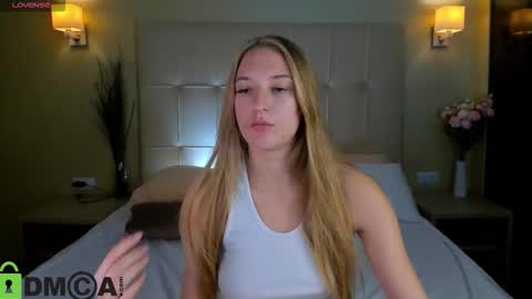 Snapshot of stacy_riiver chatting on 09/19/25, 09:11 Stacy Mon Tue Wed Thu Fri Sun GMT GMT 3 1000am - 0400pm online show from 09/19/25, 09:11