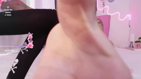 Snapshot of stacy_vegas chatting on 10/31/25, 02:40 estecy online show from 10/31/25, 02:40