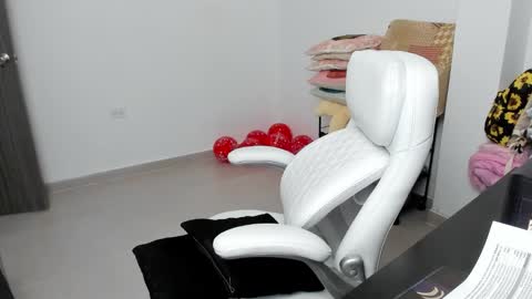 Zulma Yisset online show from 02/18/25, 01:43