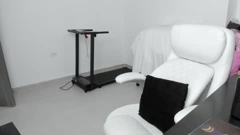 Snapshot of stacy_woods chatting on 11/06/25, 02:23 Zulma Yisset online show from 11/06/25, 02:23