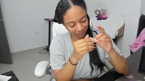 Snapshot of stacy_woods chatting on 12/14/25, 02:28 Zulma Yisset online show from 12/14/25, 02:28