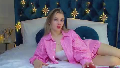 Snapshot of stacyevancesss chatting on 11/30/25, 06:23 StacyEvances online show from 11/30/25, 06:23