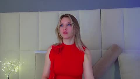 Snapshot of stacyevancesss chatting on 02/18/26, 06:31 StacyEvances online show from 02/18/26, 06:31