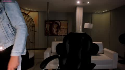 Im Stacy online show from 12/23/24, 10:10