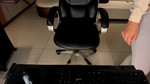 Im Stacy online show from 02/24/25, 09:43