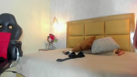 KEIMI  online show from 06/11/26, 03:48