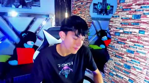 Snapshot of star_blew chatting on 12/05/24, 12:33 star_blew online show from 12/05/24, 12:33