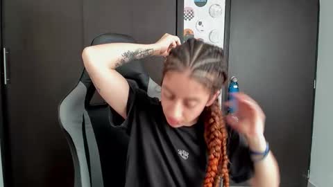 Snapshot of star_shooting chatting on 10/04/25, 09:24 star_shooting online show from 10/04/25, 09:24