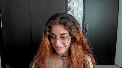 Snapshot of star_shooting chatting on 10/22/25, 10:09 star_shooting online show from 10/22/25, 10:09