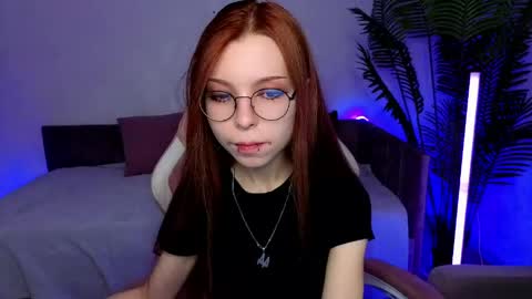 Snapshot of star_tarra chatting on 04/17/26, 02:14 Tarra online show from 04/17/26, 02:14