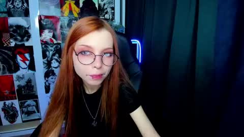 Snapshot of star_tarra chatting on 04/28/26, 01:59 Tarra online show from 04/28/26, 01:59