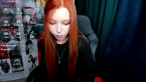 Snapshot of star_tarra chatting on 05/25/26, 01:55 Tarra online show from 05/25/26, 01:55