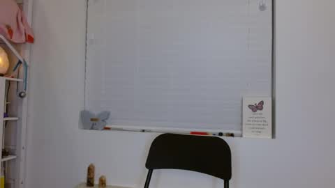 Snapshot of stara_dreams chatting on 12/03/24, 11:44 Stara Winters online show from 12/03/24, 11:44