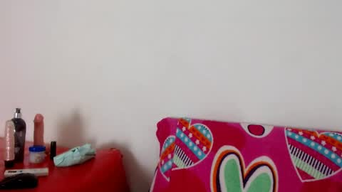 Snapshot of starcutenoir chatting on 06/06/26, 05:56 ESTRELLA online show from 06/06/26, 05:56