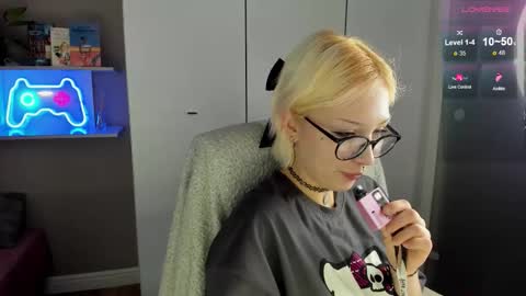 Snapshot of starelli chatting on 03/21/26, 08:19 Kate online show from 03/21/26, 08:19