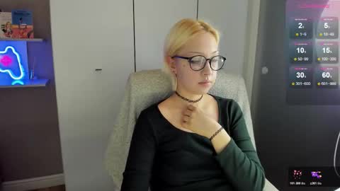 Snapshot of starelli chatting on 03/27/26, 07:25 Kate online show from 03/27/26, 07:25