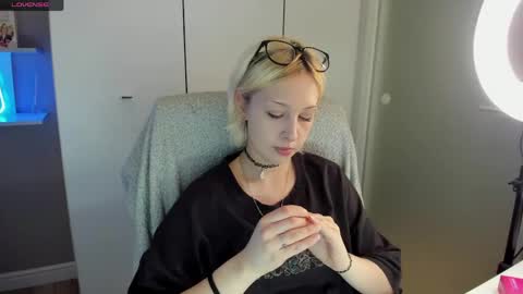 Snapshot of starelli chatting on 05/12/26, 08:50 Kate online show from 05/12/26, 08:50