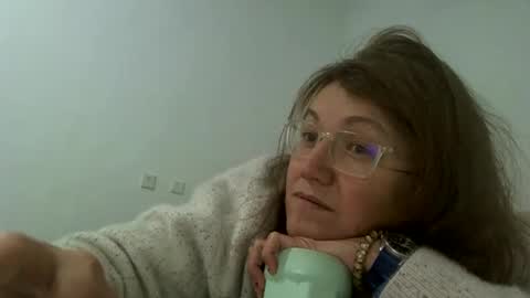 Snapshot of starlagurl chatting on 02/06/25, 11:32 starlagurl online show from 02/06/25, 11:32