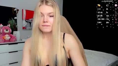Caroline online show from 02/10/25, 04:19
