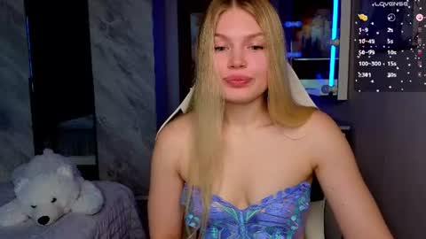 Caroline online show from 06/15/26, 04:04