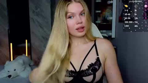 Caroline online show from 07/26/26, 08:21