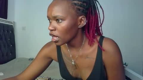 Snapshot of starlight_c chatting on 11/27/25, 09:44 starlight_c online show from 11/27/25, 09:44