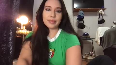 starlitdreams777 online show from 02/25/25, 03:20