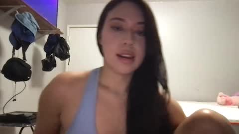 starlitdreams777 online show from 03/01/25, 06:24