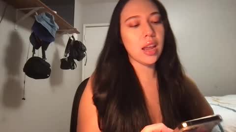 starlitdreams777 online show from 03/08/25, 04:45