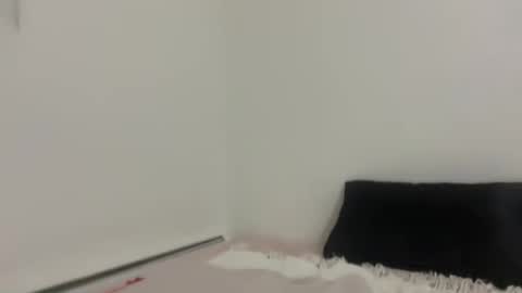 starqueenieee online show from 09/19/25, 02:57